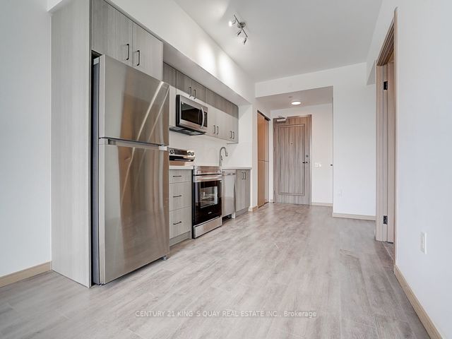 806 - 3429 Sheppard Ave E