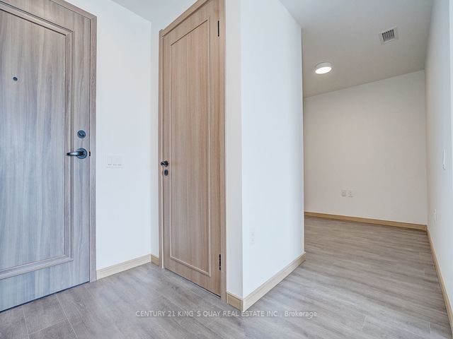 806 - 3429 Sheppard Ave E