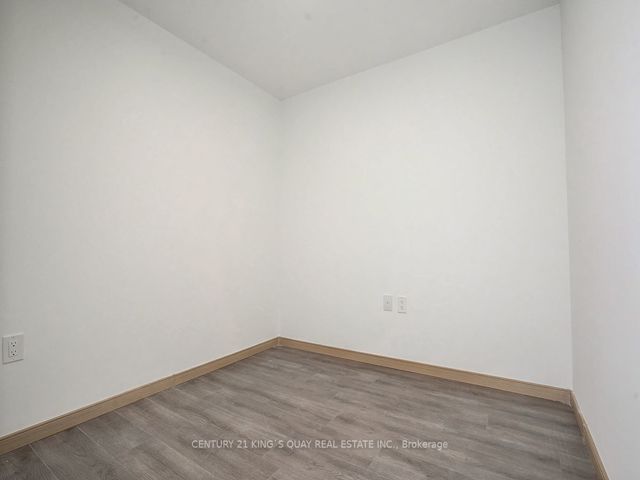 806 - 3429 Sheppard Ave E