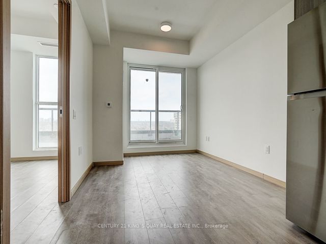 806 - 3429 Sheppard Ave E