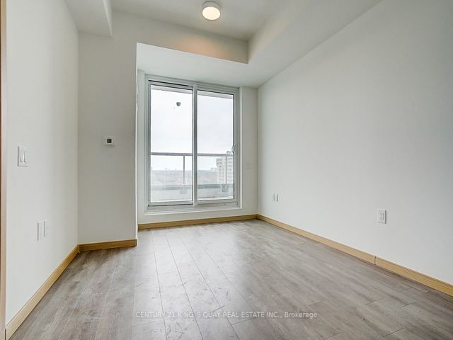 806 - 3429 Sheppard Ave E