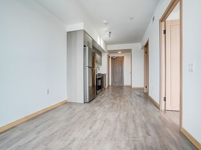 806 - 3429 Sheppard Ave E