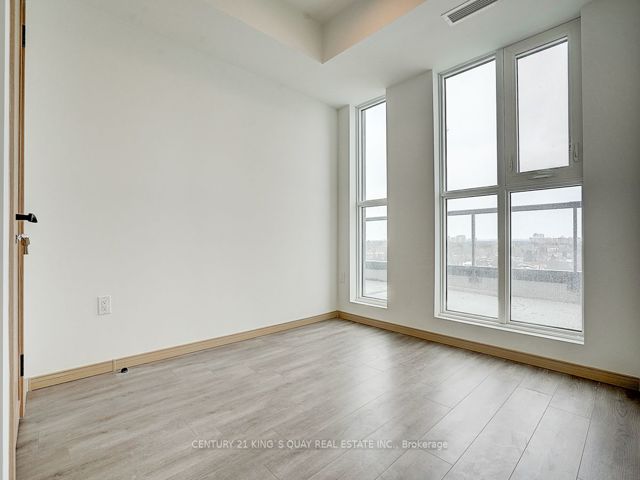 806 - 3429 Sheppard Ave E