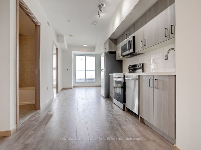 806 - 3429 Sheppard Ave E