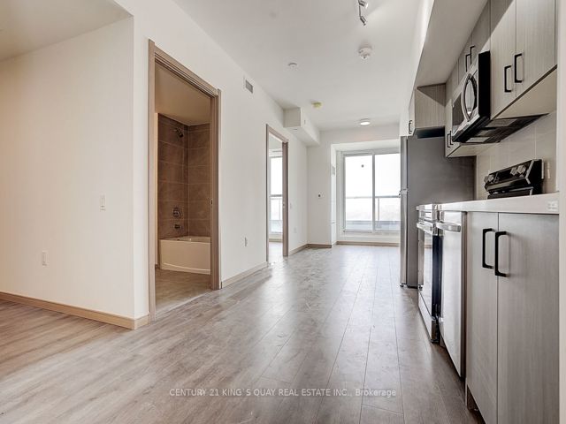 806 - 3429 Sheppard Ave E