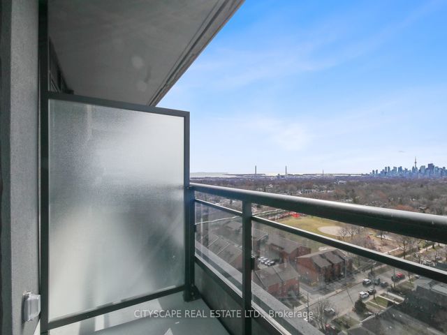 1611 - 286 Main St