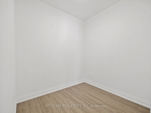 1611 - 286 Main St
