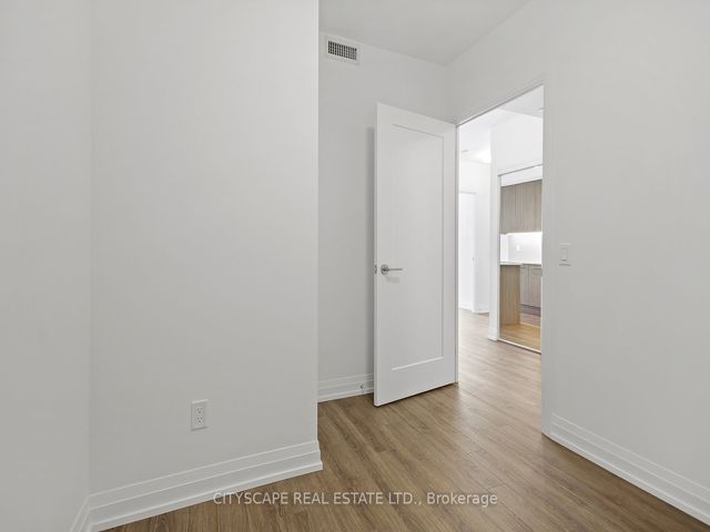 1611 - 286 Main St