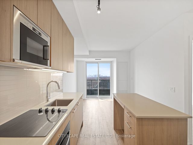1611 - 286 Main St