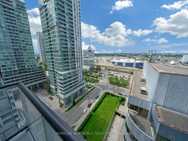 1801 - 25 Town Centre Crt