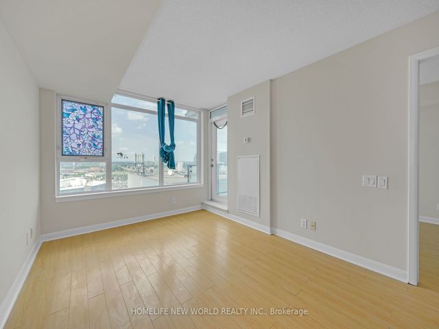 1801 - 25 Town Centre Crt