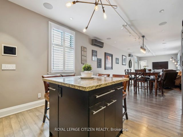 201 - 326 Carlaw Ave
