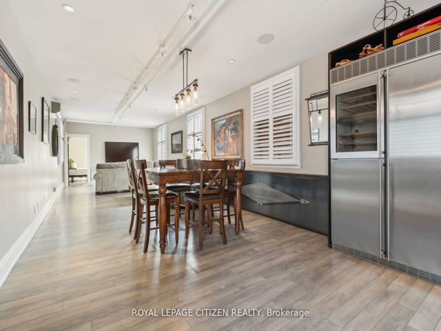 201 - 326 Carlaw Ave