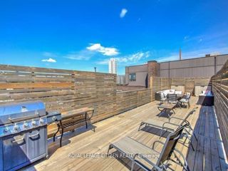201 - 326 Carlaw Ave