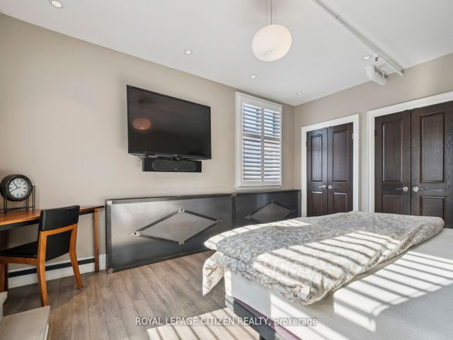 201 - 326 Carlaw Ave