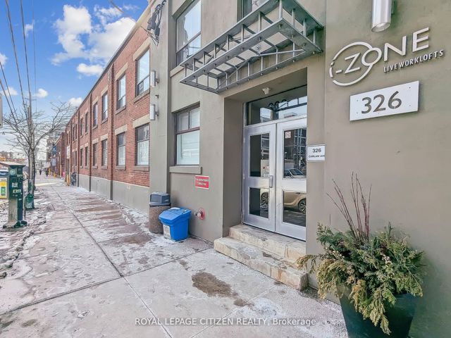 201 - 326 Carlaw Ave