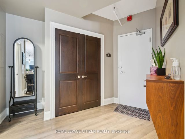 201 - 326 Carlaw Ave