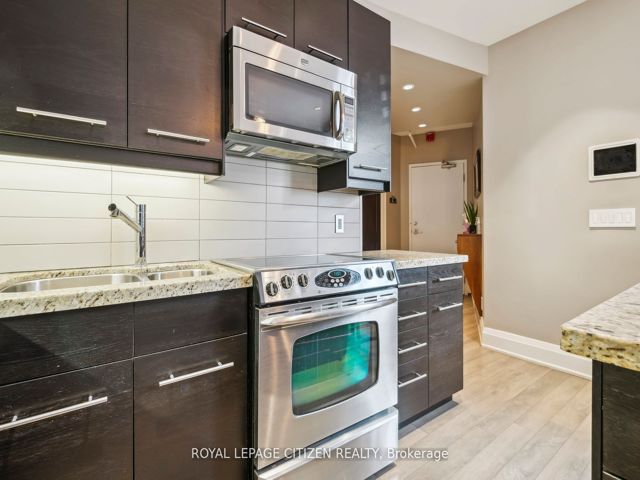 201 - 326 Carlaw Ave