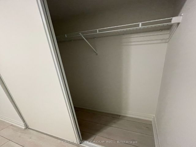1710 - 20 Meadowglen Pl
