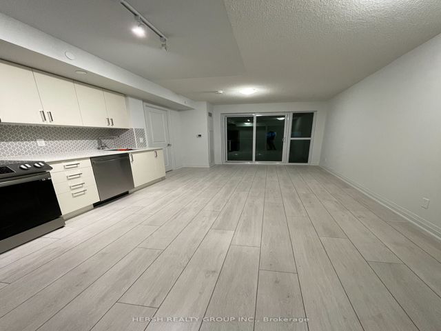 1710 - 20 Meadowglen Pl