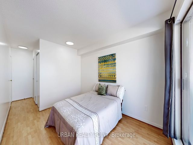 615 - 39 Kimbercroft Crt E