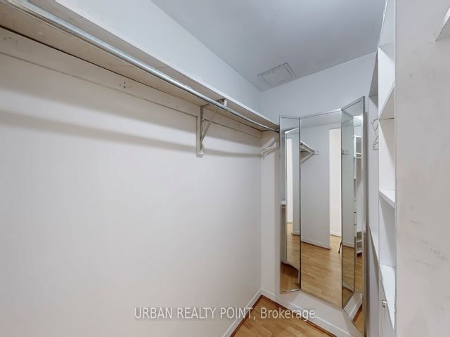 615 - 39 Kimbercroft Crt E