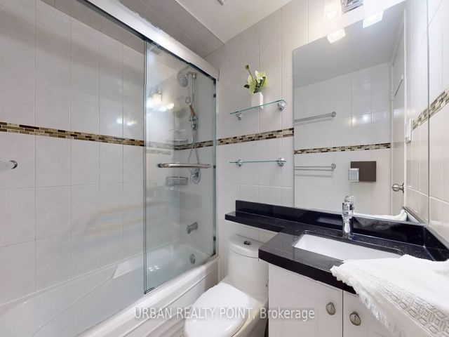 615 - 39 Kimbercroft Crt E