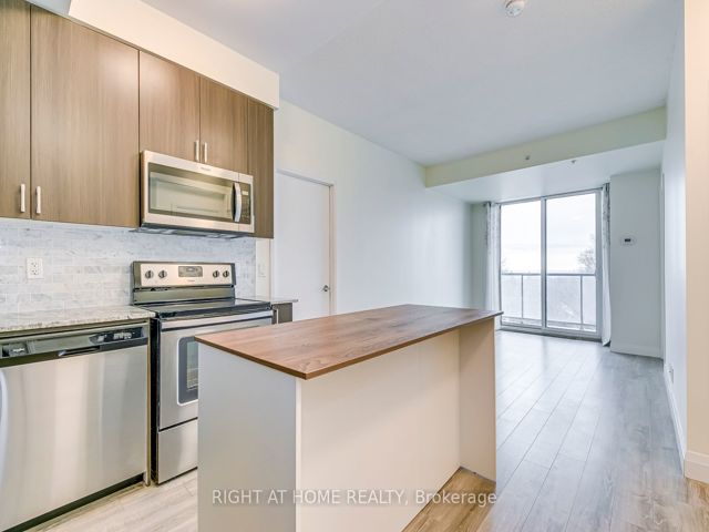 720 - 22 East Haven Dr