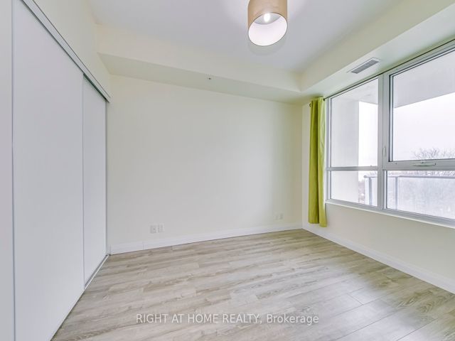 720 - 22 East Haven Dr