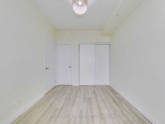 720 - 22 East Haven Dr