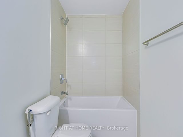 720 - 22 East Haven Dr