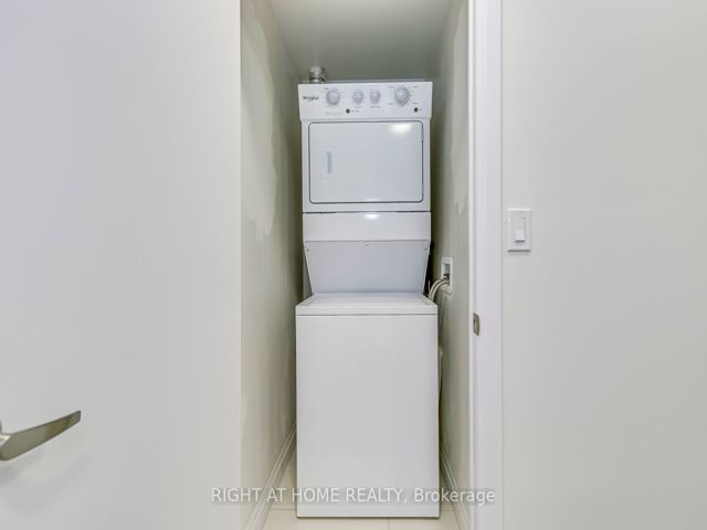 720 - 22 East Haven Dr