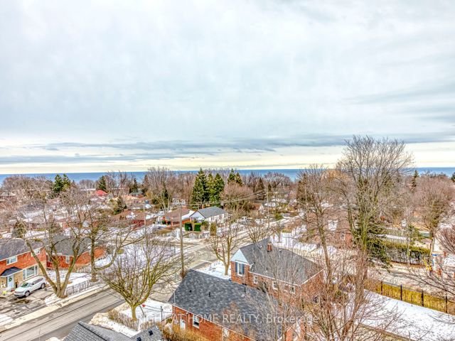 720 - 22 East Haven Dr