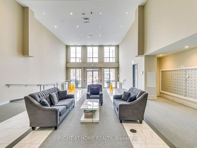 720 - 22 East Haven Dr