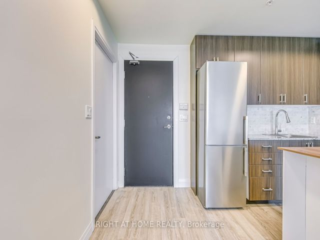720 - 22 East Haven Dr