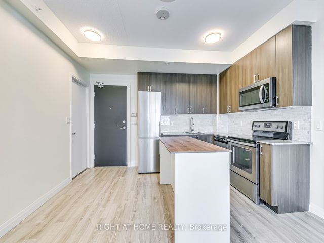 720 - 22 East Haven Dr