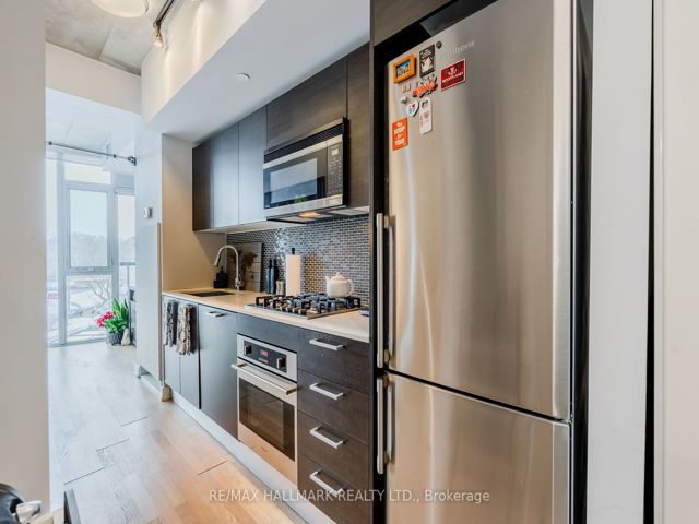 404 - 60 Haslett Ave