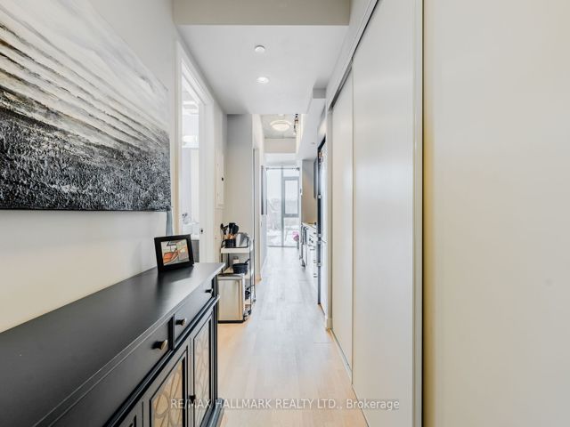 404 - 60 Haslett Ave