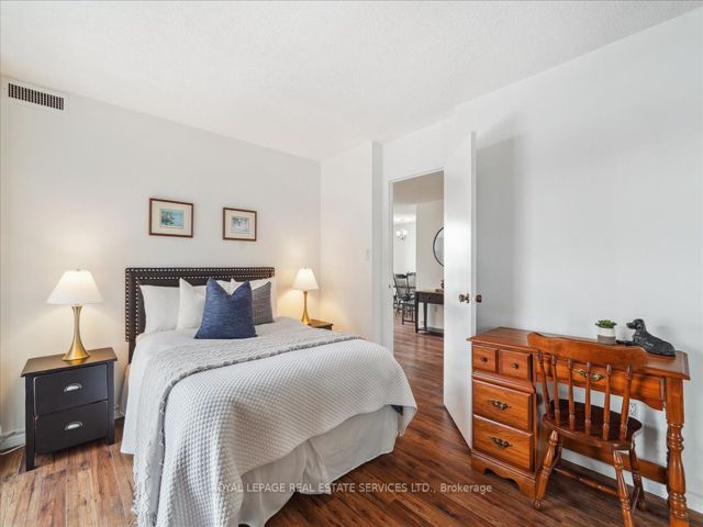 214 - 20 Dean Park Rd