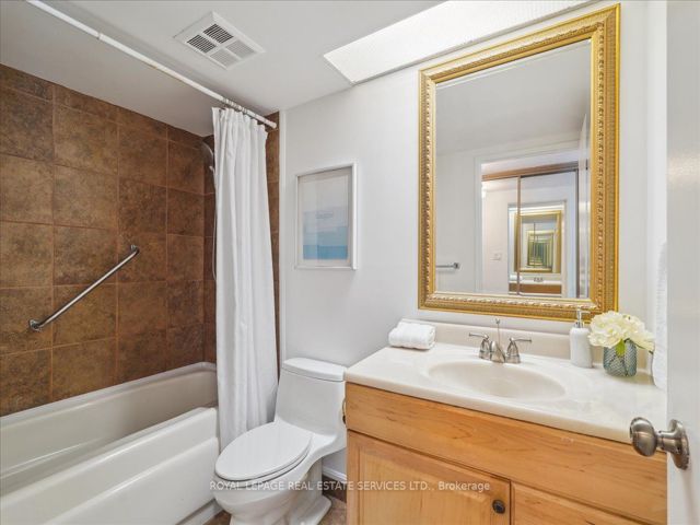 214 - 20 Dean Park Rd