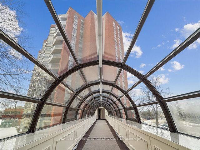 214 - 20 Dean Park Rd