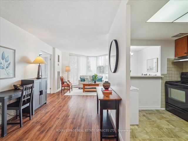 214 - 20 Dean Park Rd