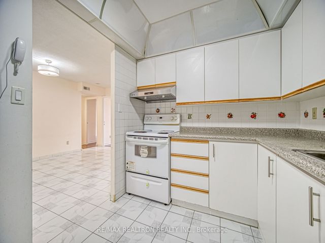 1029 - 25 Bamburgh Circ