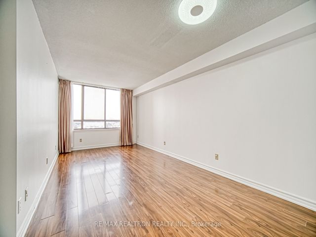 1029 - 25 Bamburgh Circ