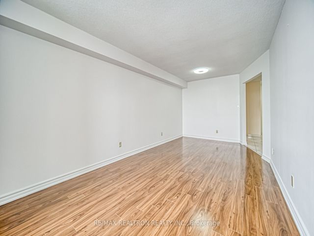 1029 - 25 Bamburgh Circ