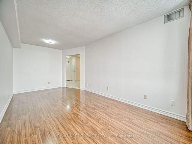 1029 - 25 Bamburgh Circ