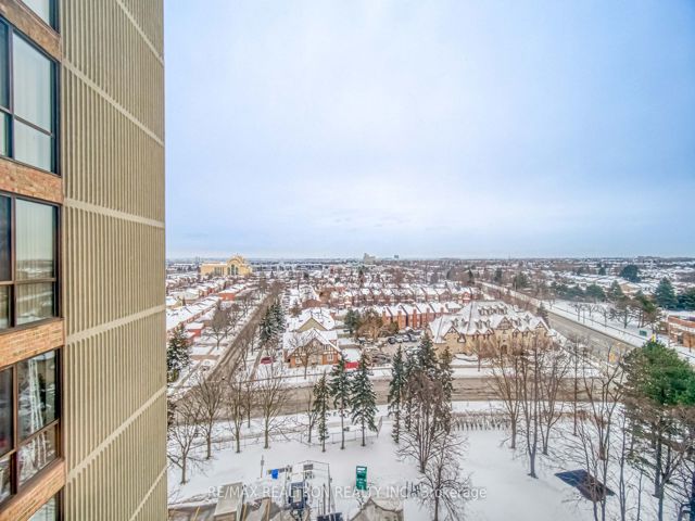 1029 - 25 Bamburgh Circ