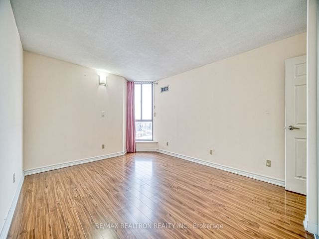 1029 - 25 Bamburgh Circ