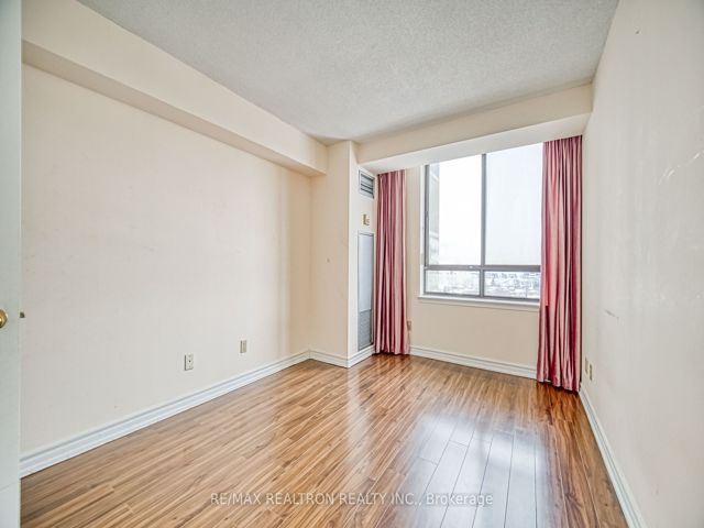1029 - 25 Bamburgh Circ