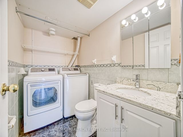 1029 - 25 Bamburgh Circ